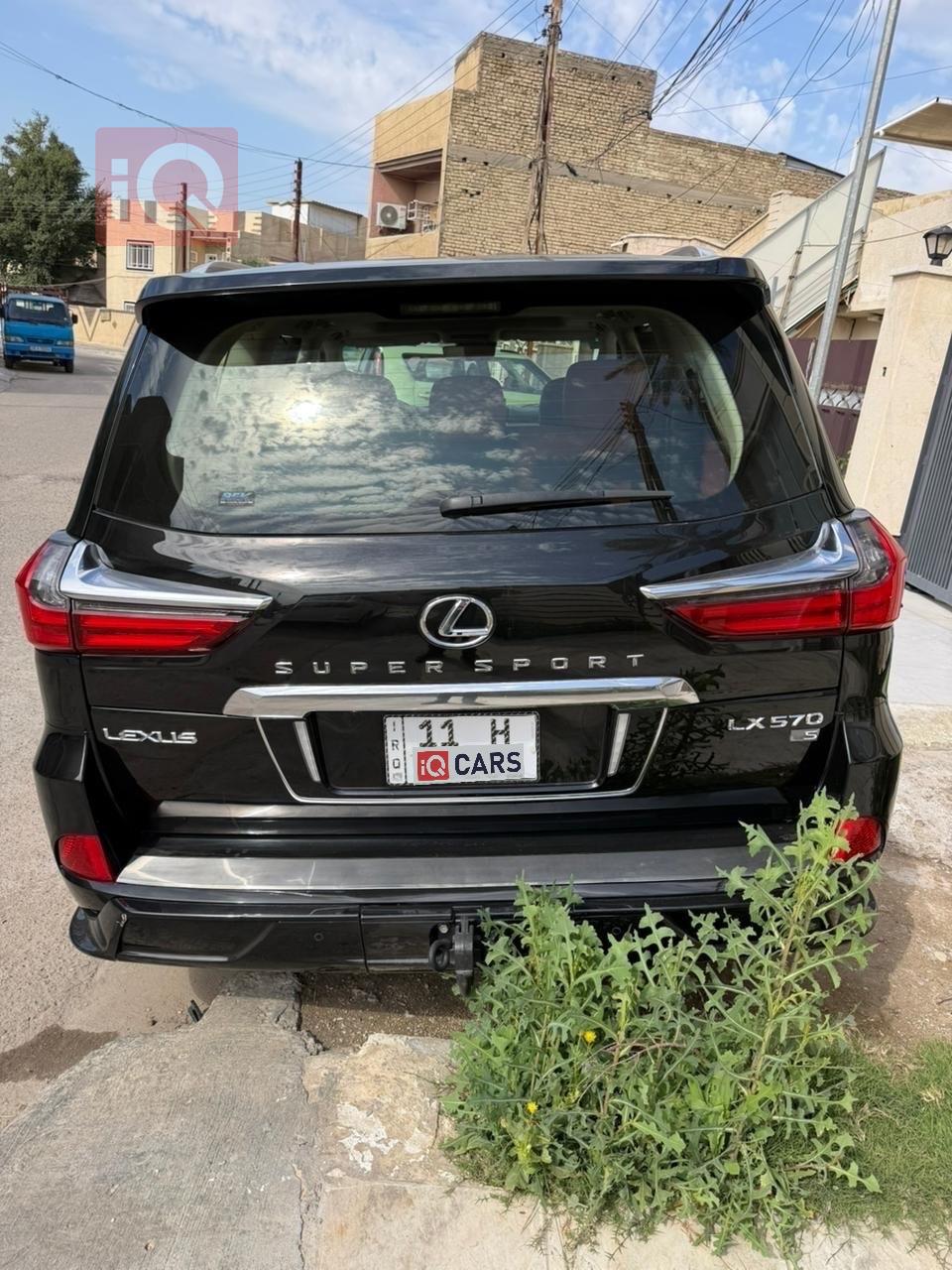 لكزس LX